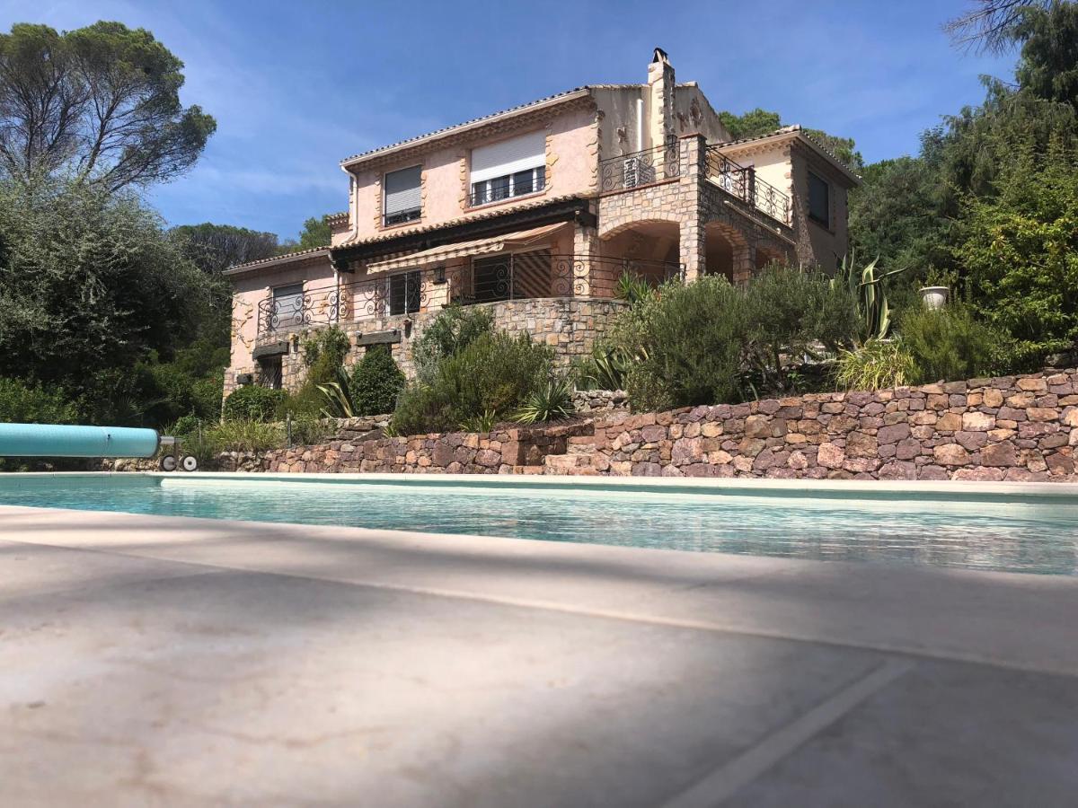La Garriniere Bed & Breakfast Saint-Raphaël Exterior foto